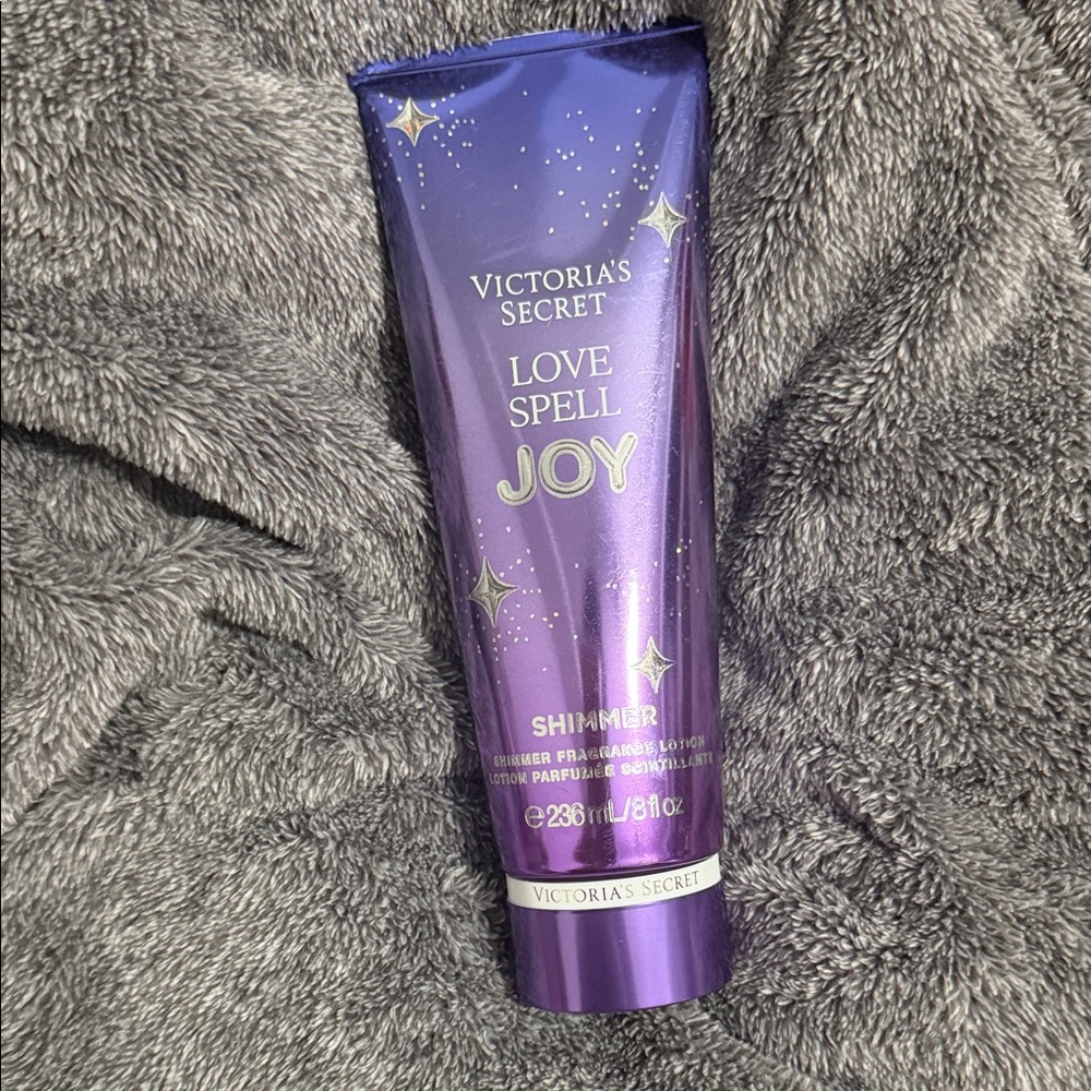 Victoria's Secret Love Spell Joy Shimmer Lotion - Purple
